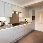 펜션 Rosegate House,